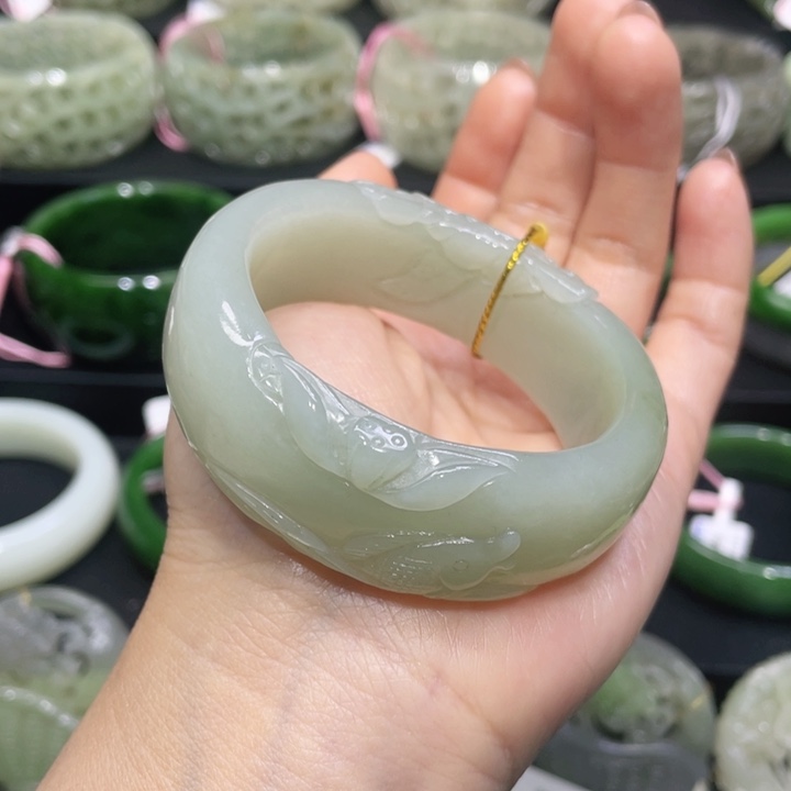 和田玉手镯51+圈口 编号28未镶嵌