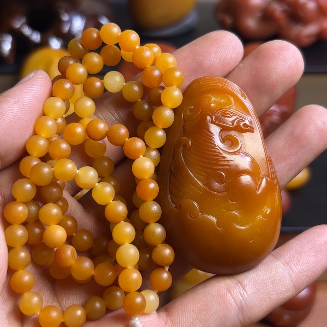 蓝***云和田玉未镶嵌颈饰