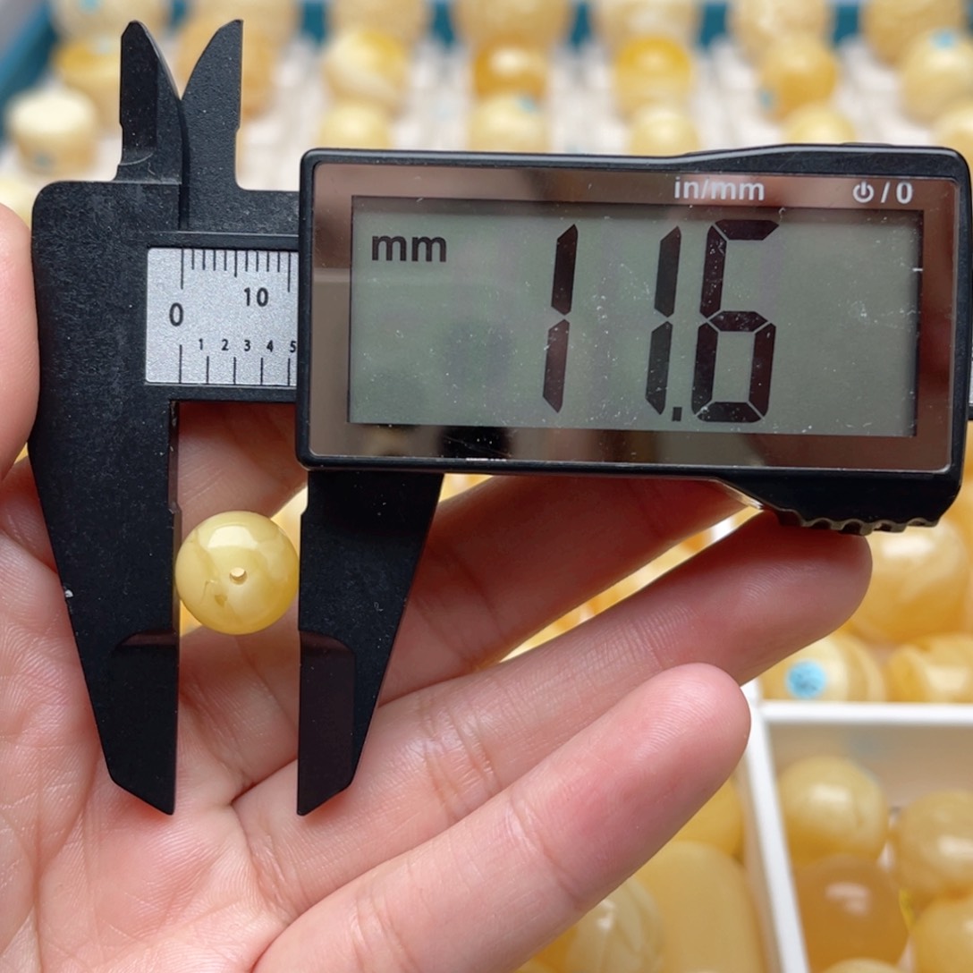 蜜蜡裸石未镶嵌蜜蜡墩子梦微瑕