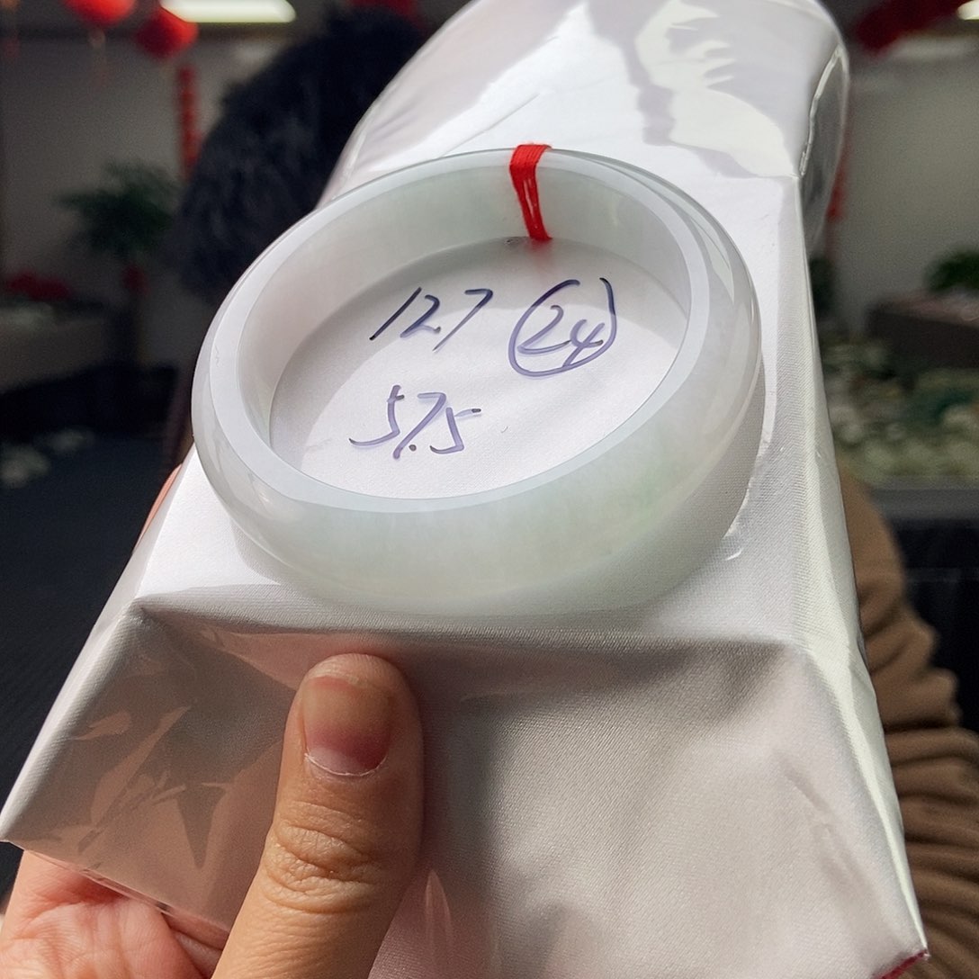 翡翠手镯未镶嵌拍一发一