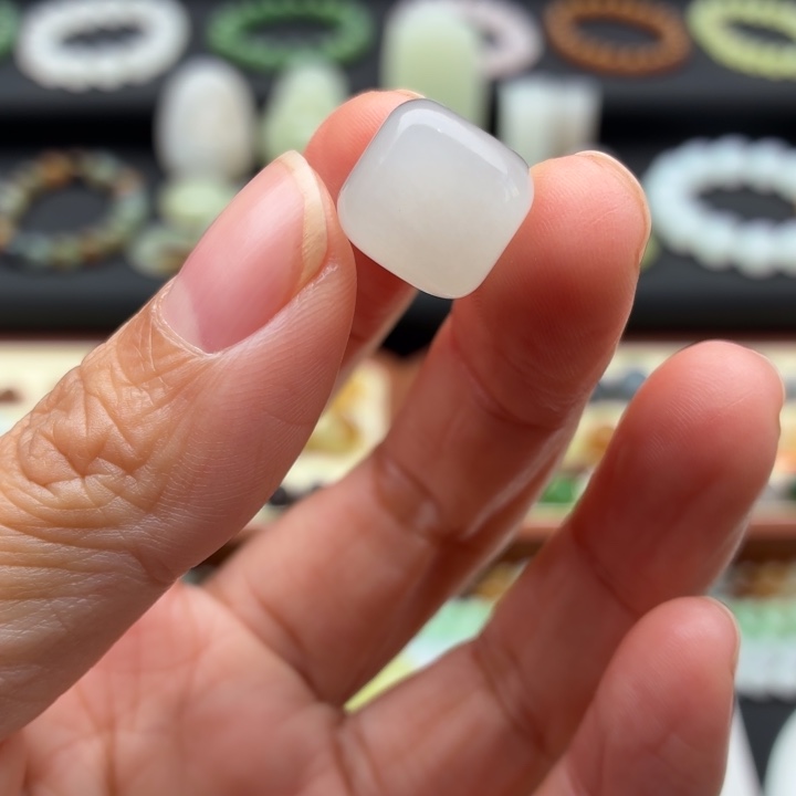 C***曦和田玉未镶嵌颈饰