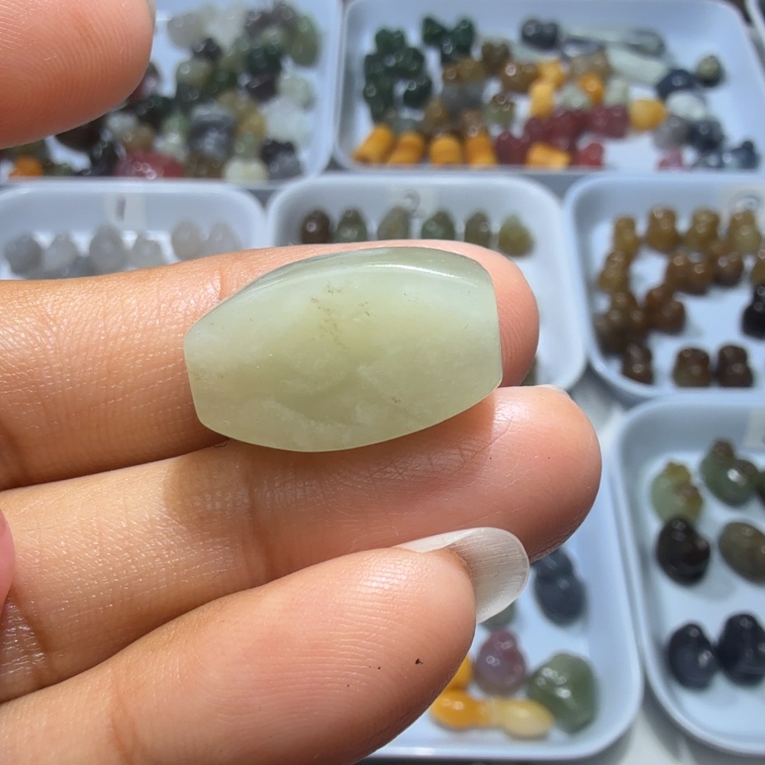 和田玉未镶嵌珠宝奇石