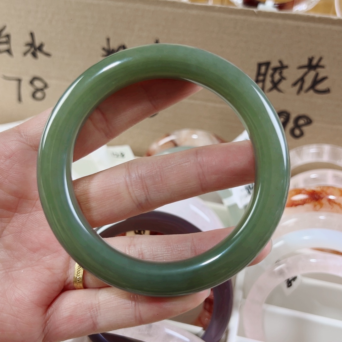 和田玉（糖玉）手镯未镶嵌58圈口