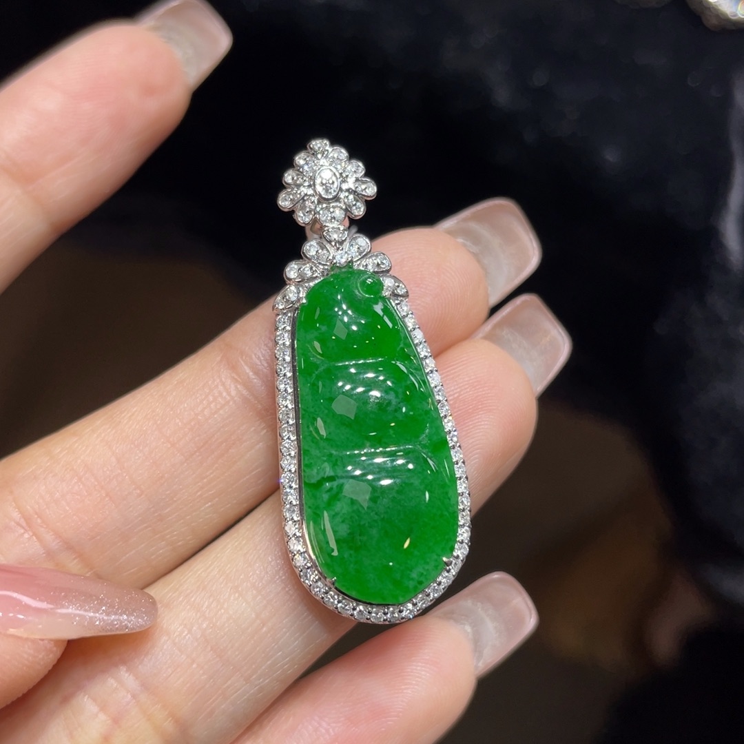 翡翠颈饰18K金镶嵌天然缅甸翡翠