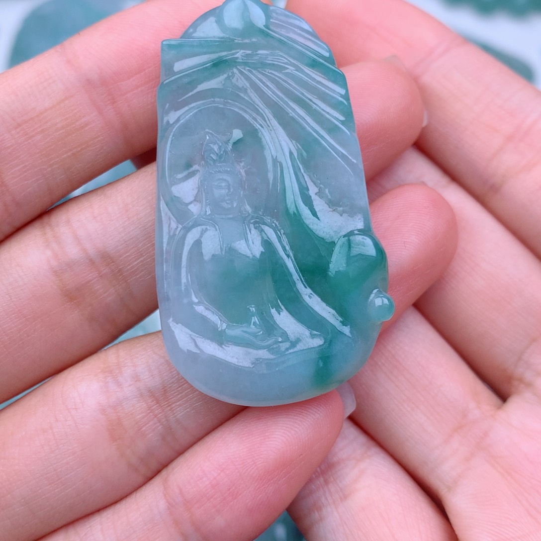 颈饰未镶嵌翡翠观音