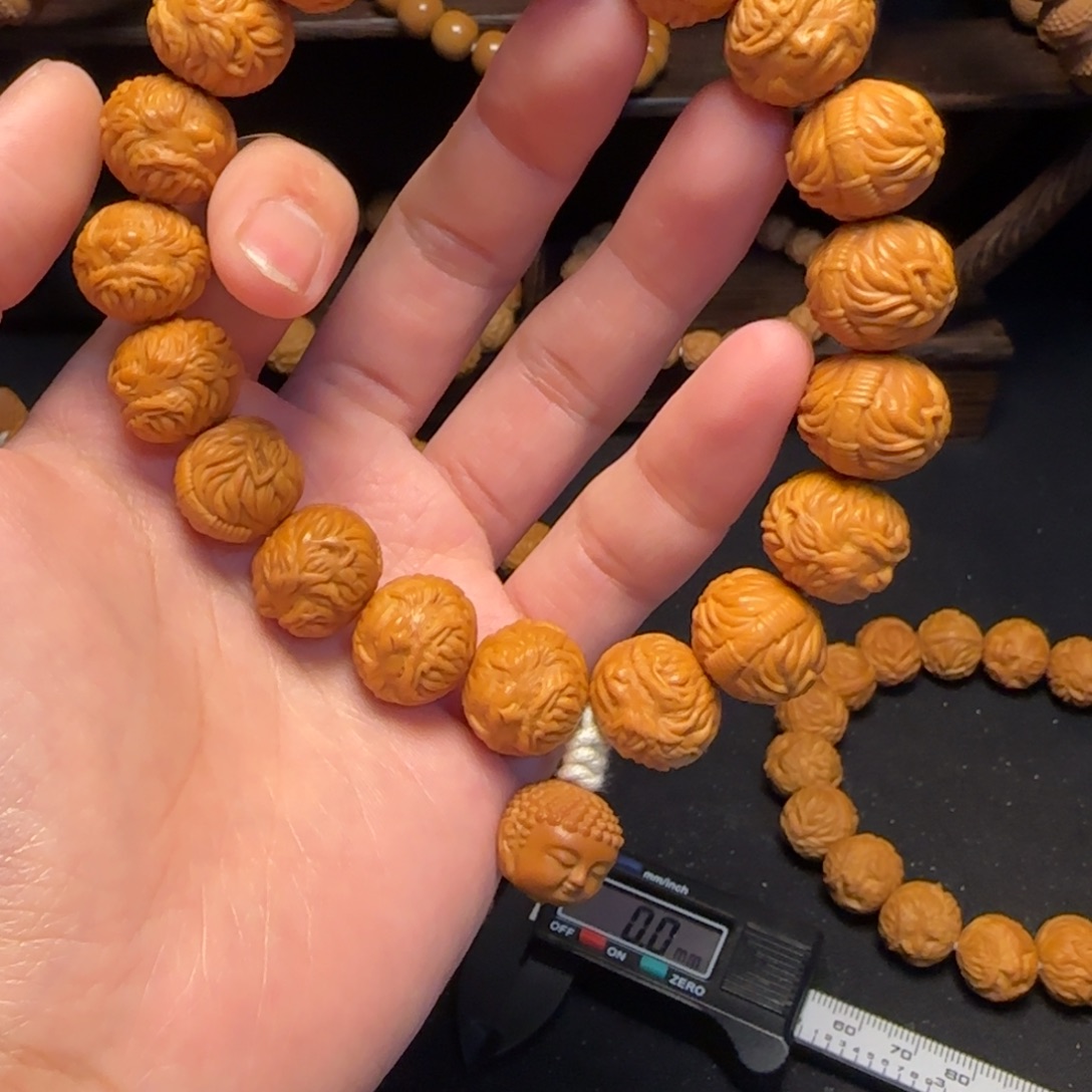 晓***理吊坠猴头核桃猴头