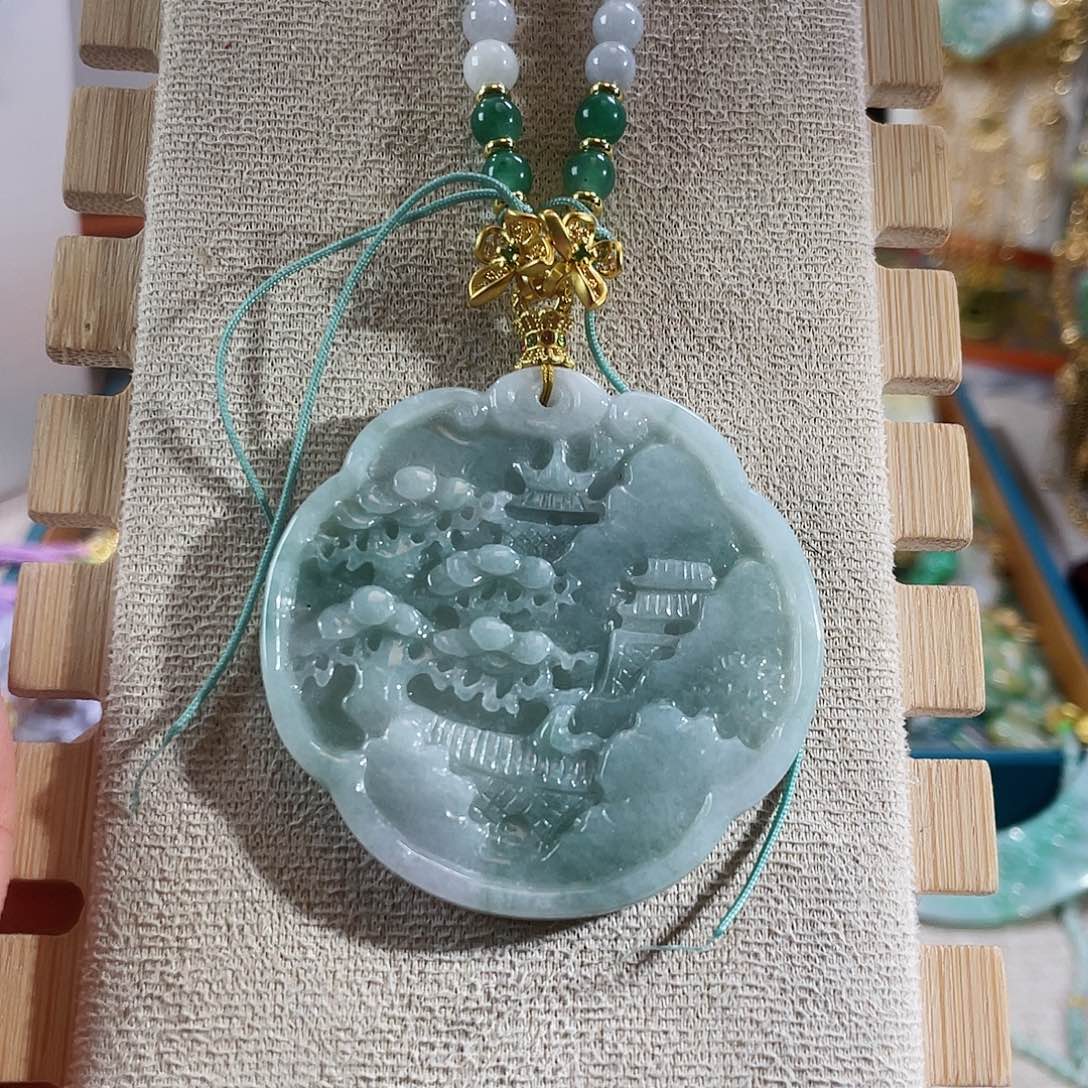 翡翠颈饰未镶嵌翡翠山水牌