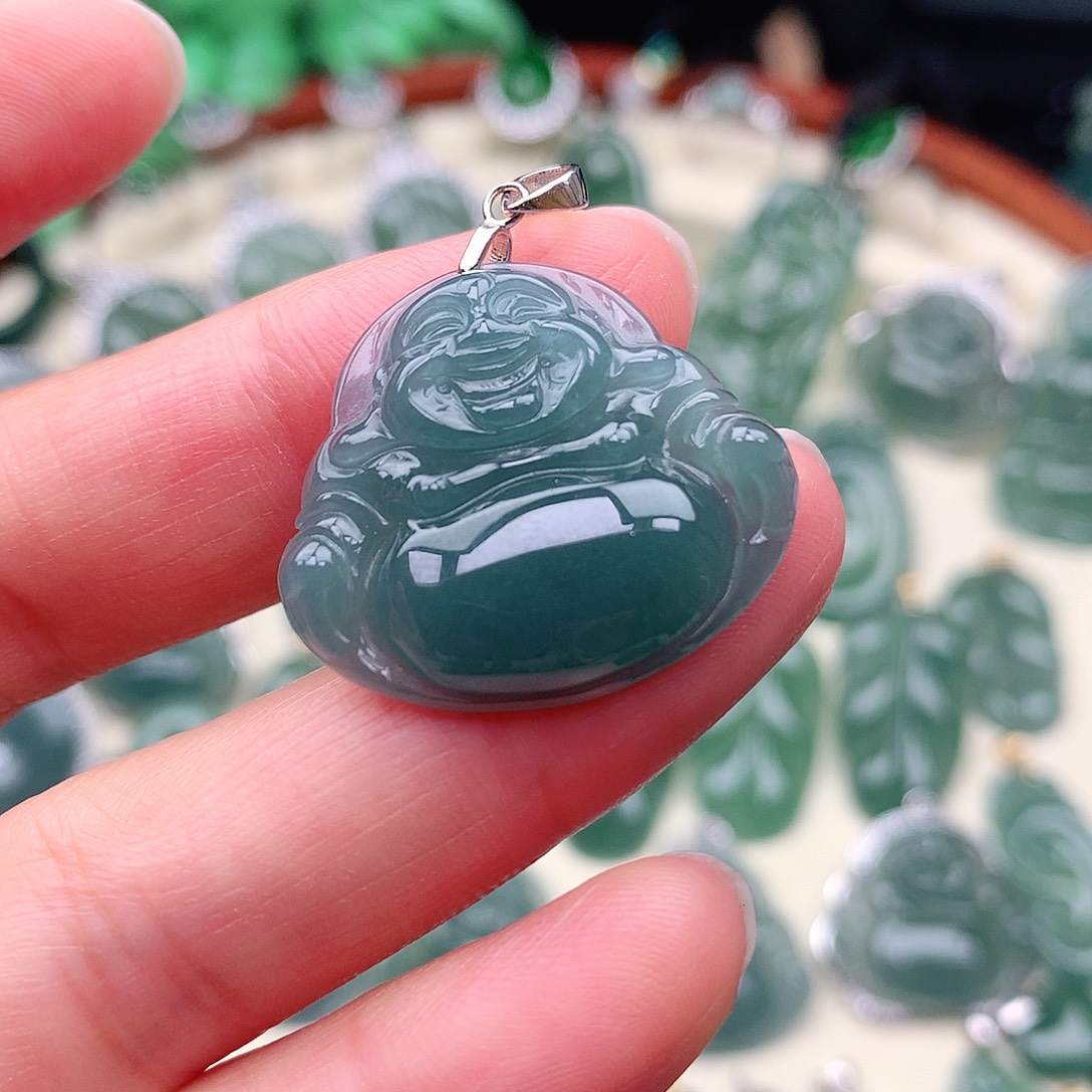 里***.颈饰未镶嵌翡翠吊坠