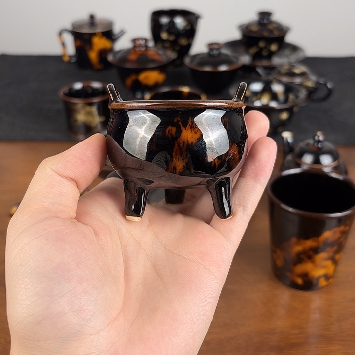 瓷玳瑁釉三足双耳炉