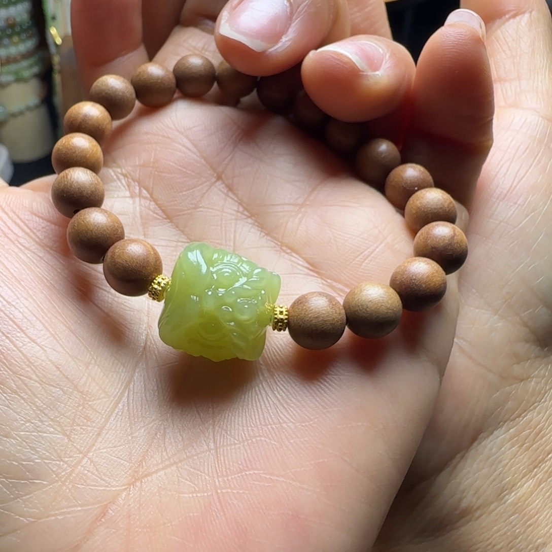 *****和田玉未镶嵌手串