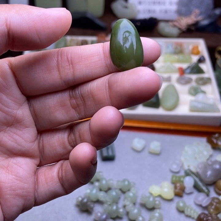 半***伤和田玉未镶嵌手链