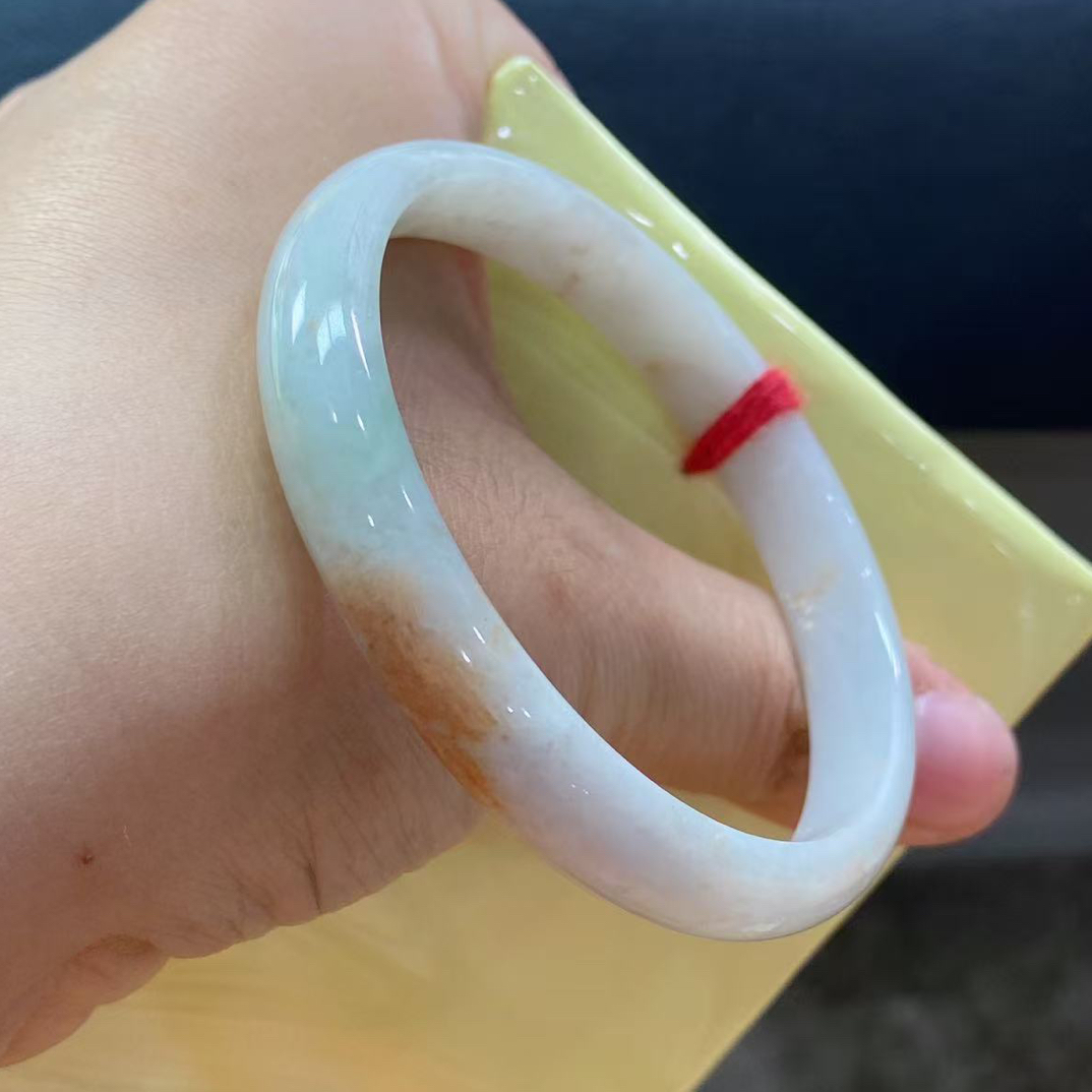 天然缅甸翡翠A货，尺寸55/9.8/6.8正圈女款时尚冰透女士高冰精美