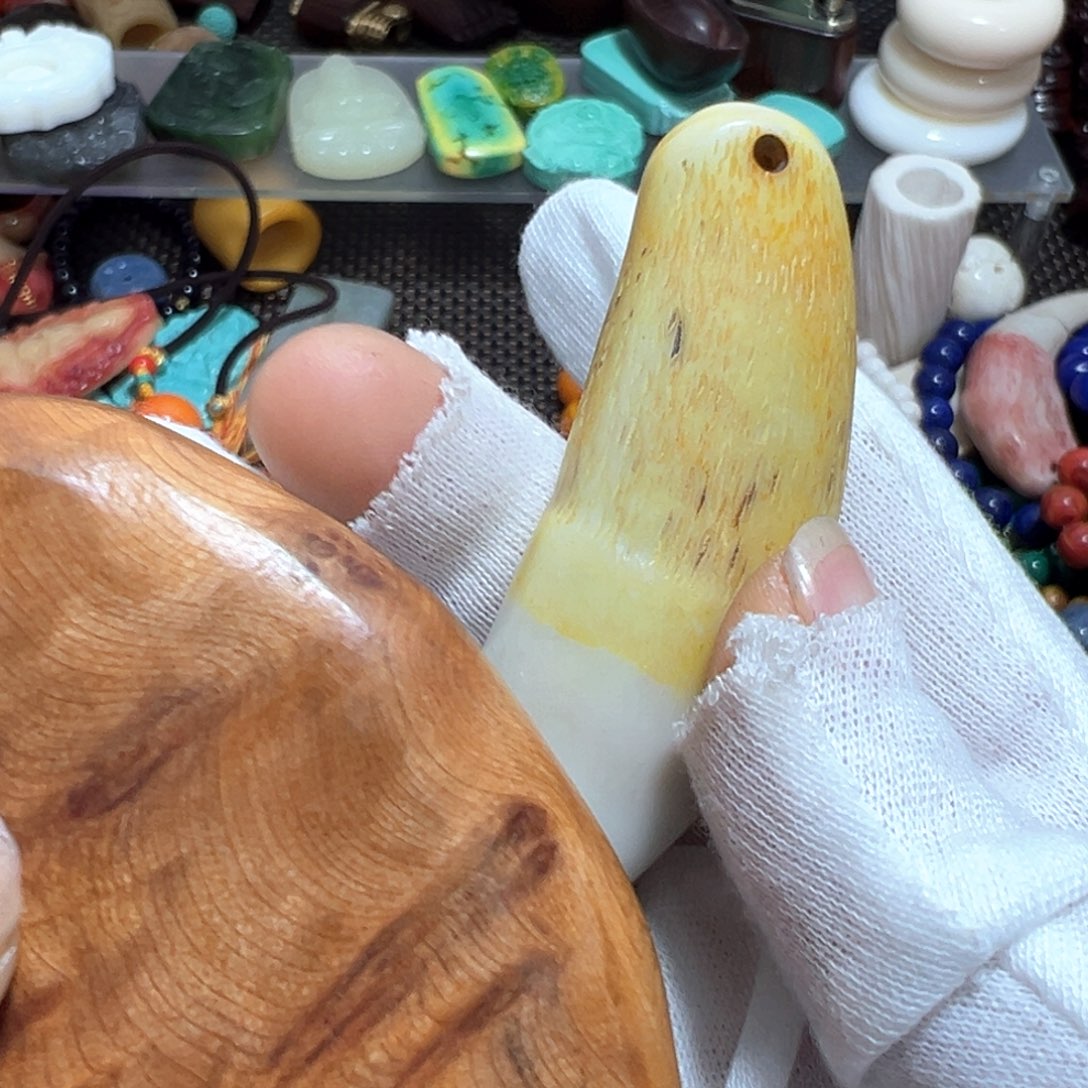 非洲檀香无事牌手把件