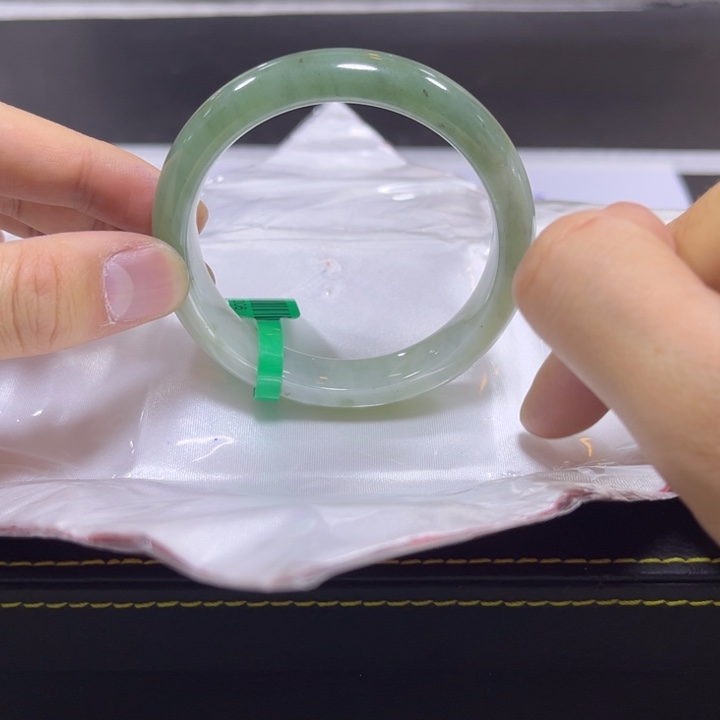 翡翠手镯未镶嵌天然a货翡翠多样性发货