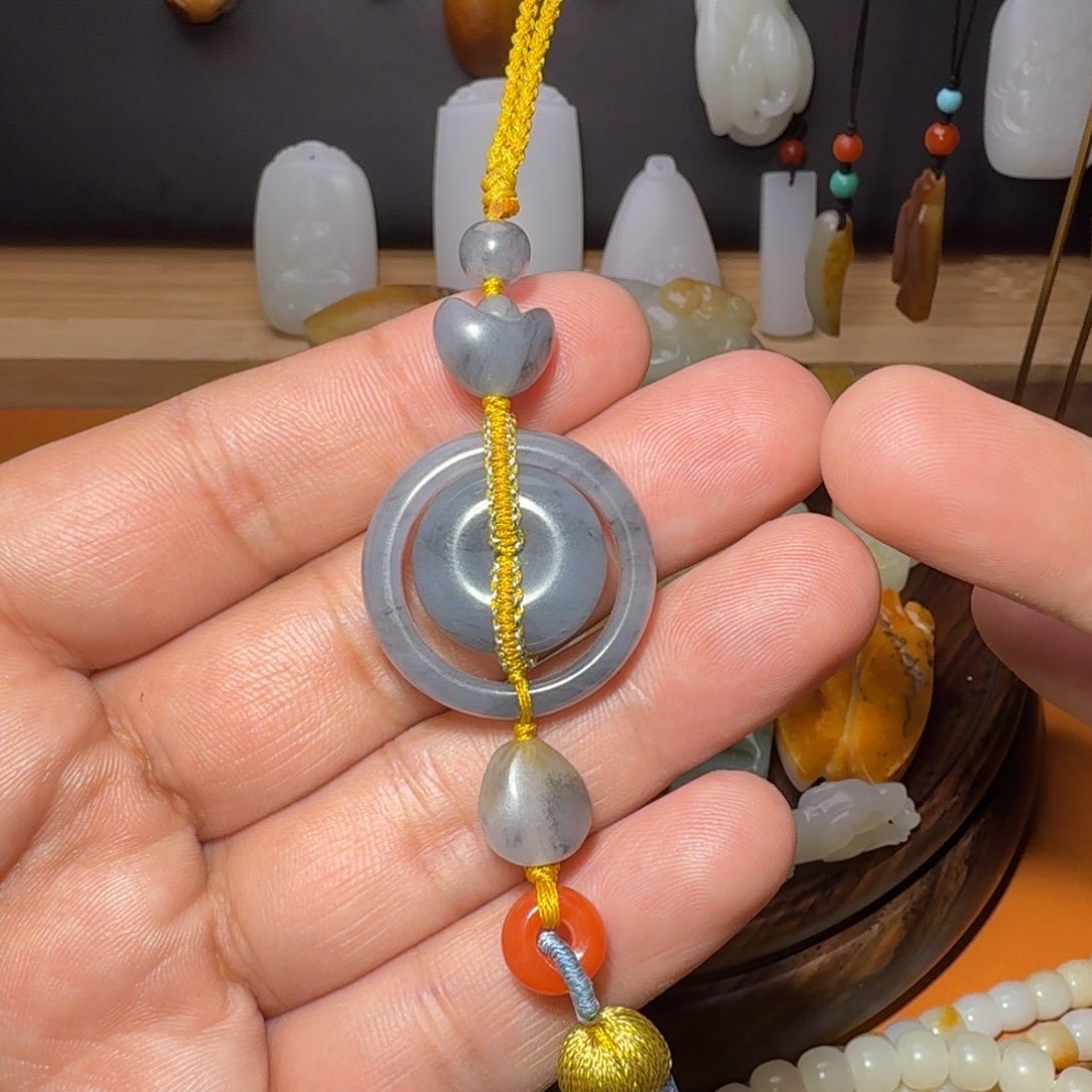 和田玉颈饰未镶嵌