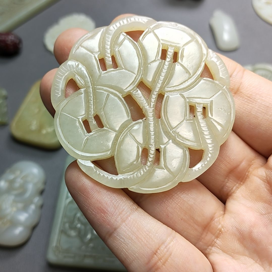 和田玉未镶嵌颈饰