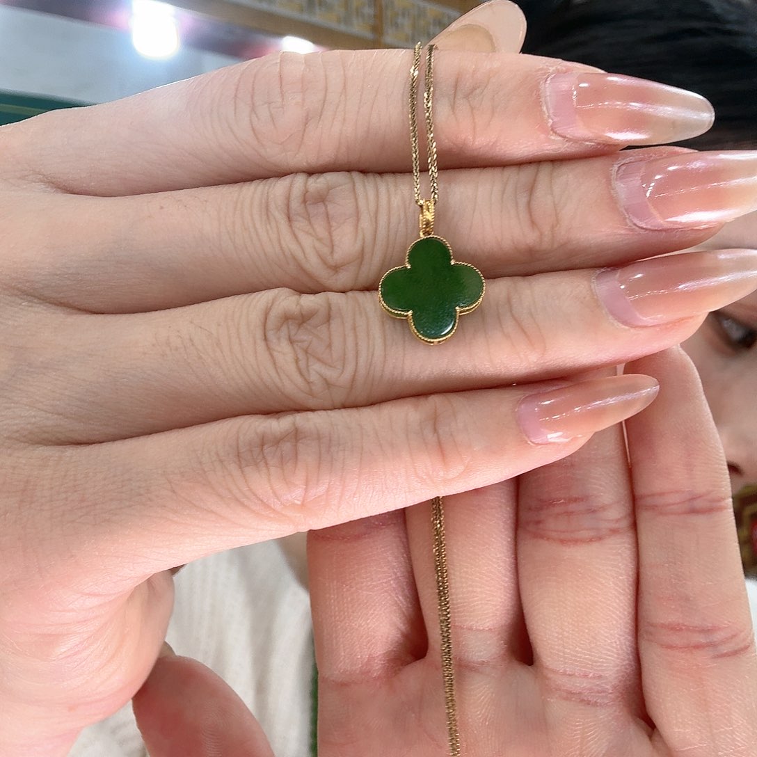 和田玉吊坠(不含链)18K金镶嵌