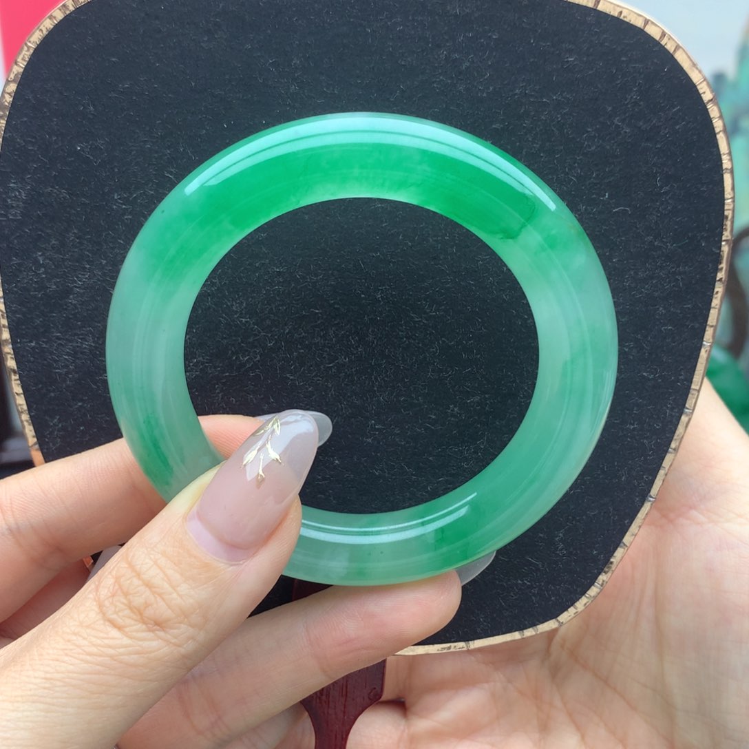 石英质玉手镯未镶嵌瑞***楠