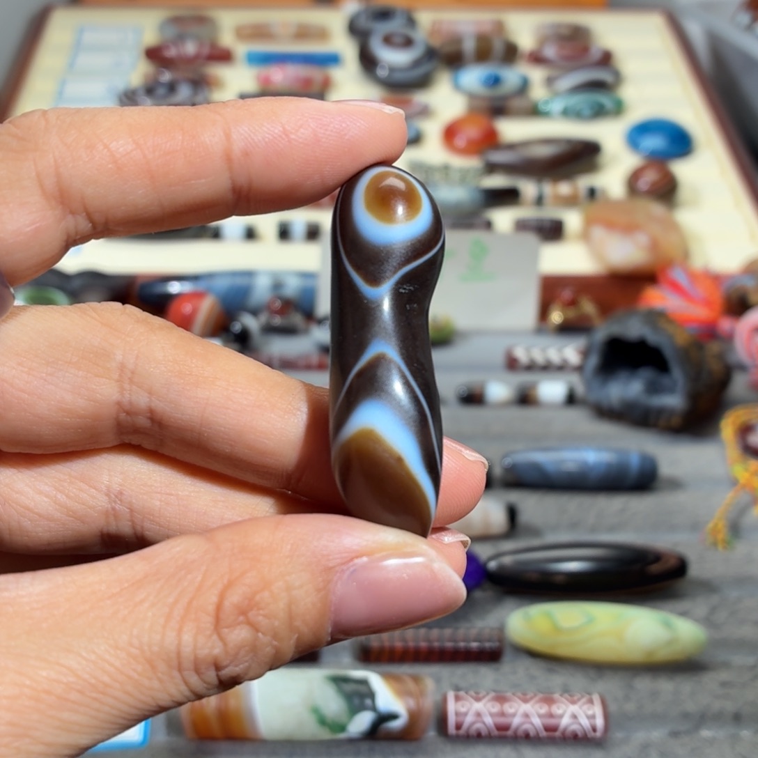 用***丰玛瑙/玉髓合金颈饰