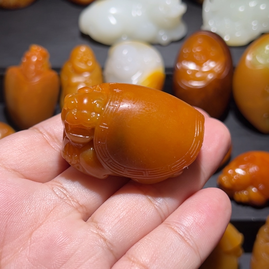 浮***尘和田玉未镶嵌颈饰