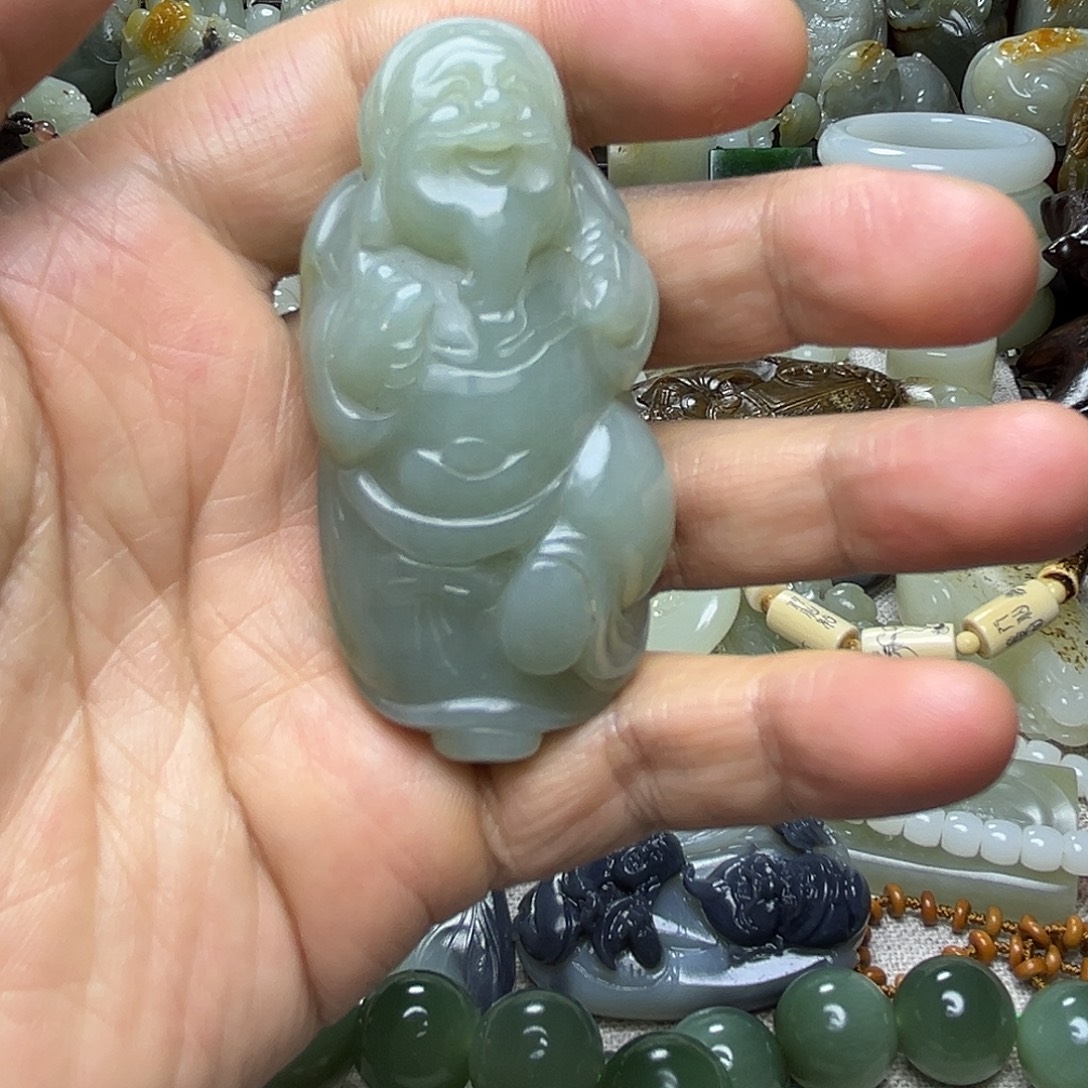 和田玉未镶嵌把件