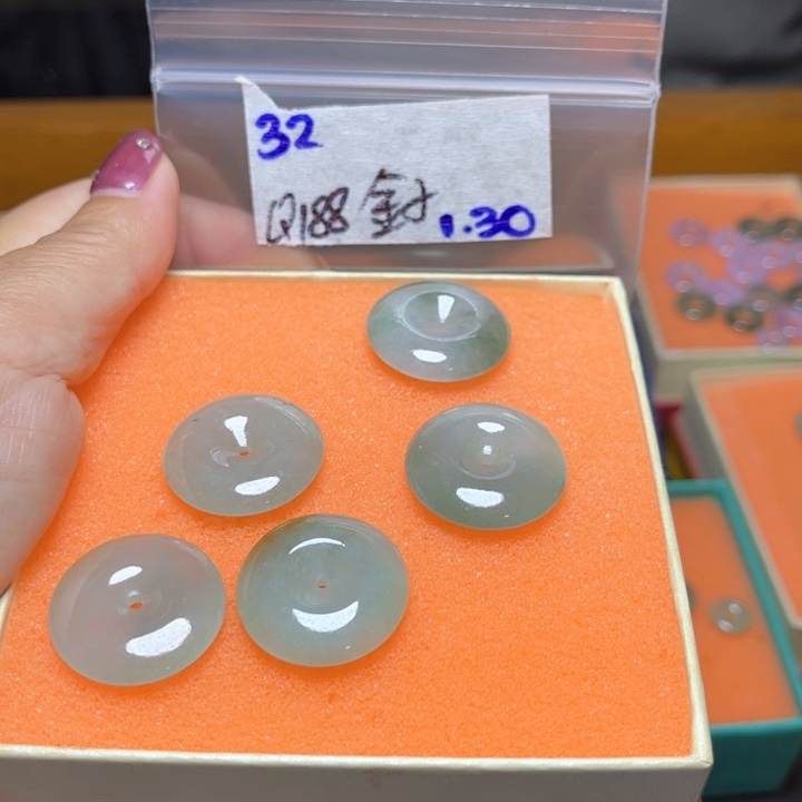 定制翡翠未镶嵌金*不