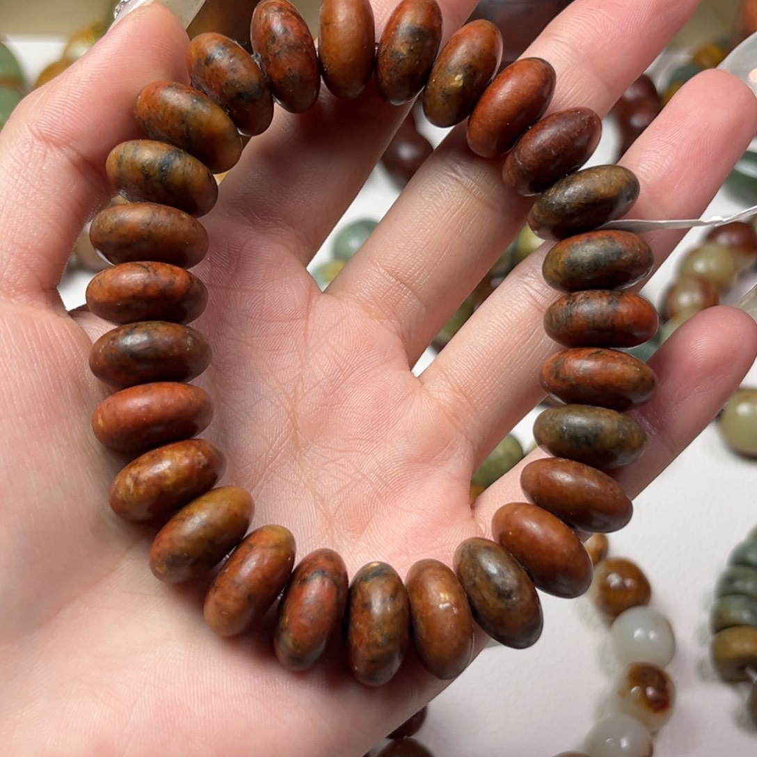 透闪石质玉未镶嵌手串