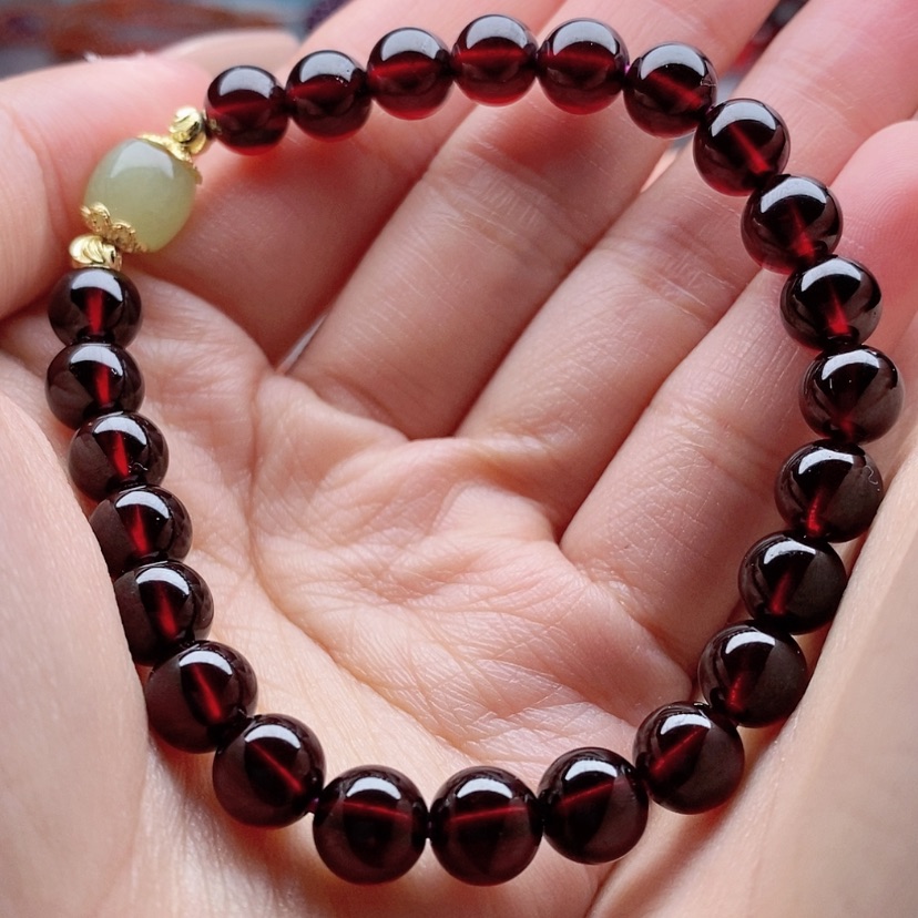 【闪购商品】未镶嵌手链石榴石玉**芒卡9➕