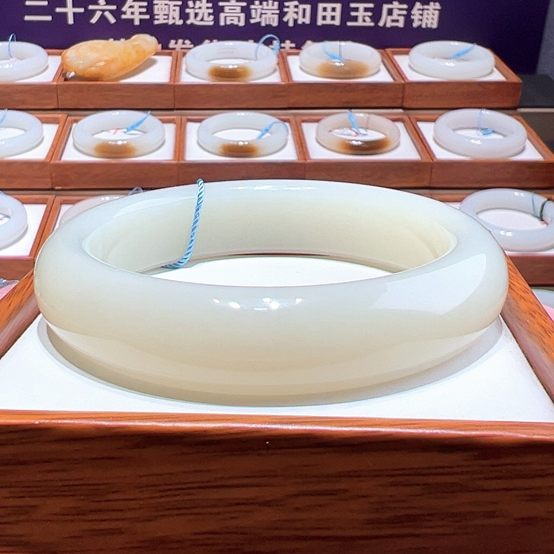 和田玉手镯 64 65未镶嵌
