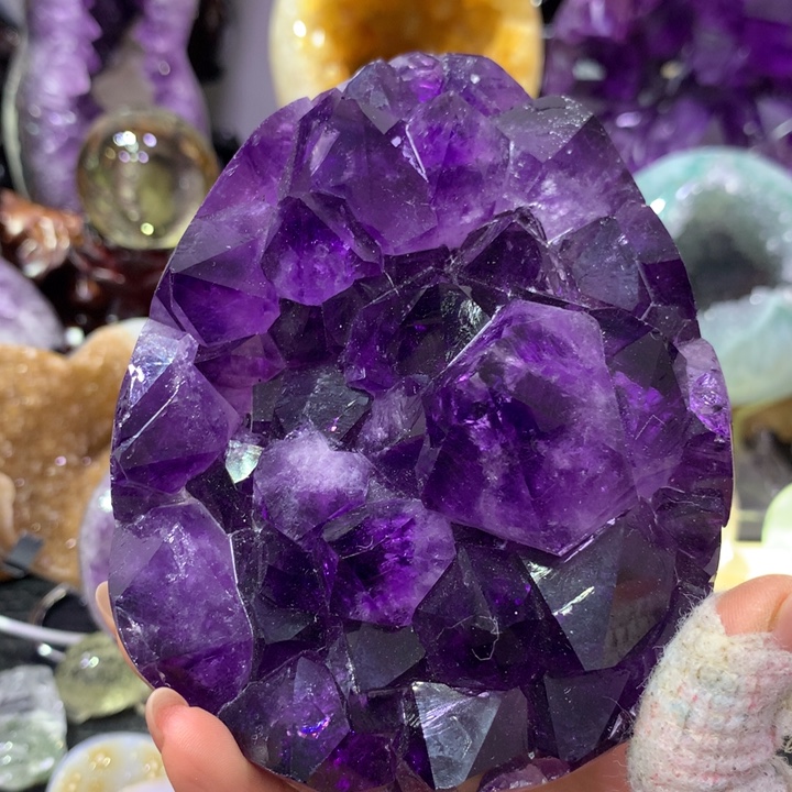 未镶嵌水晶大型摆件（非配饰）