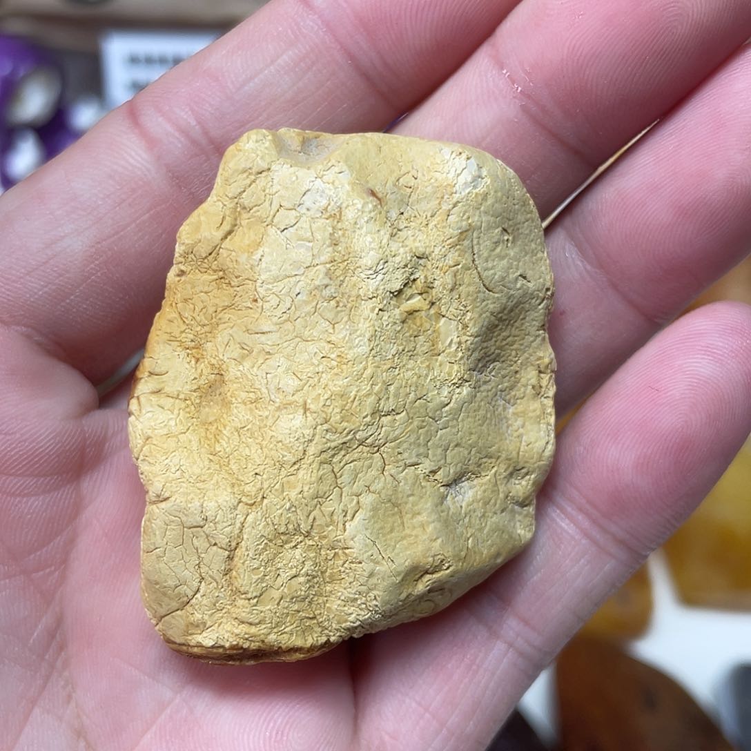 定制琥珀未镶嵌包雕刻