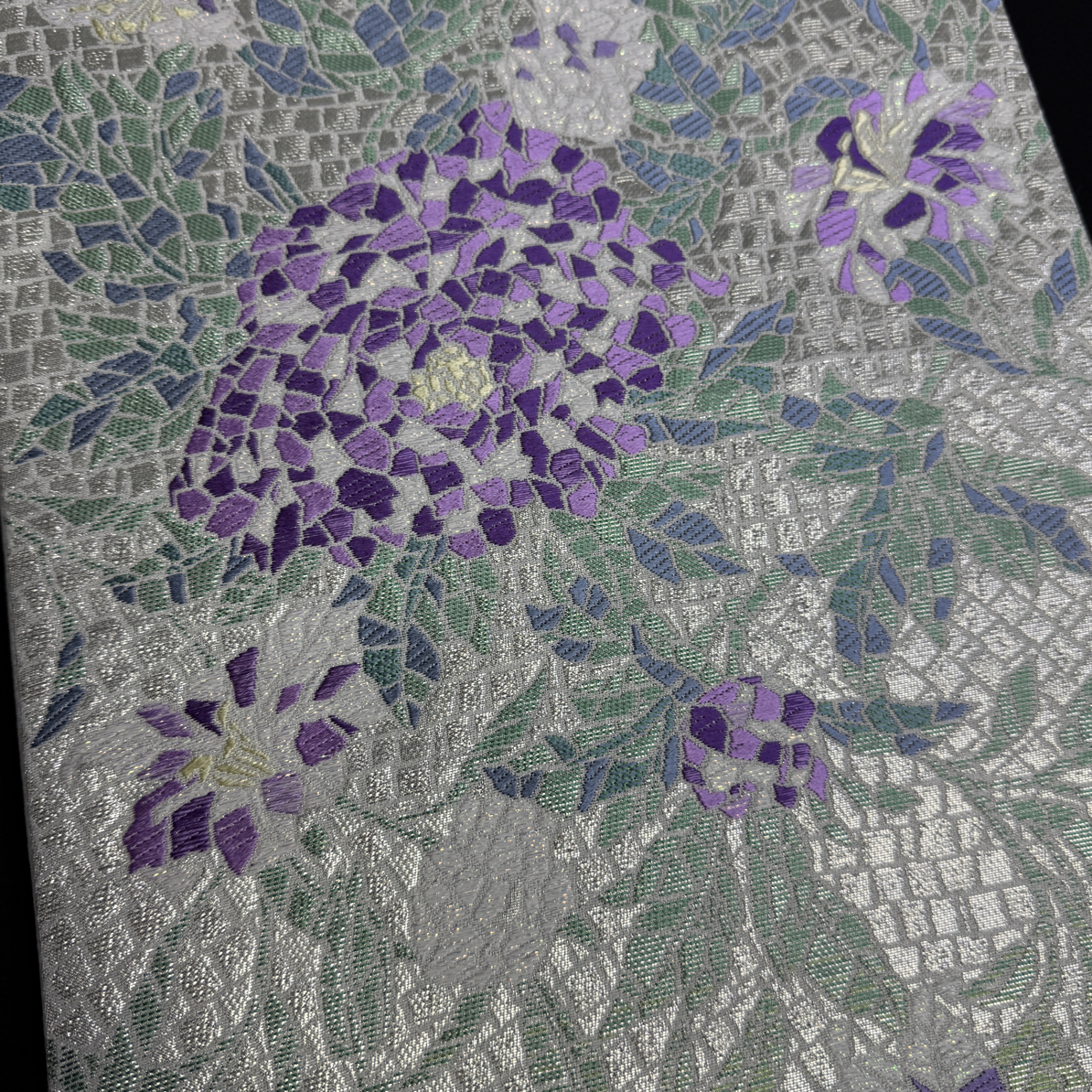 织锦六通细密织花卉