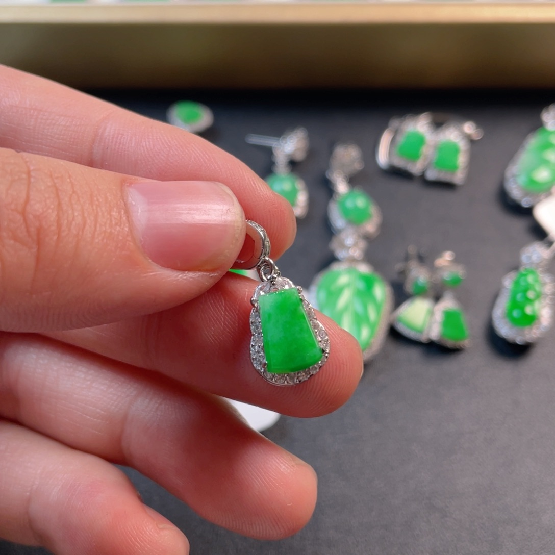 翡翠银S925镶嵌吊坠(不含链)