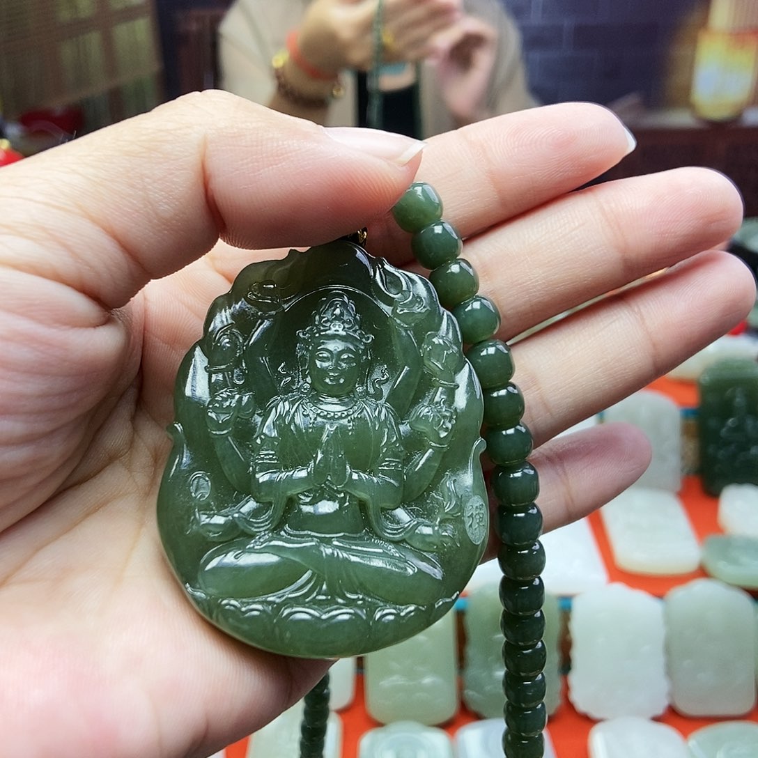 和田玉未镶嵌颈饰放**切