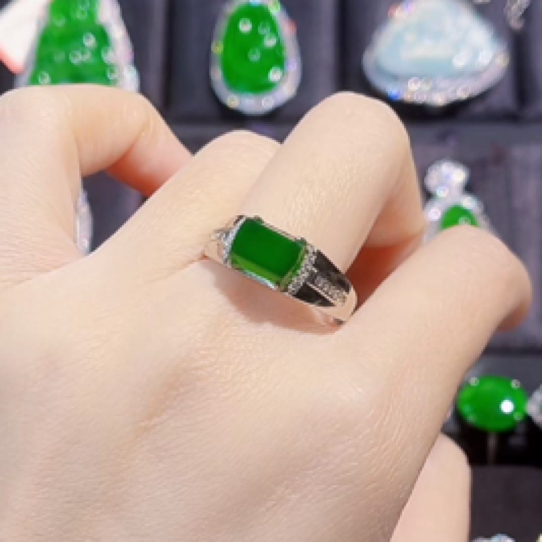 天然翡翠a货戒指