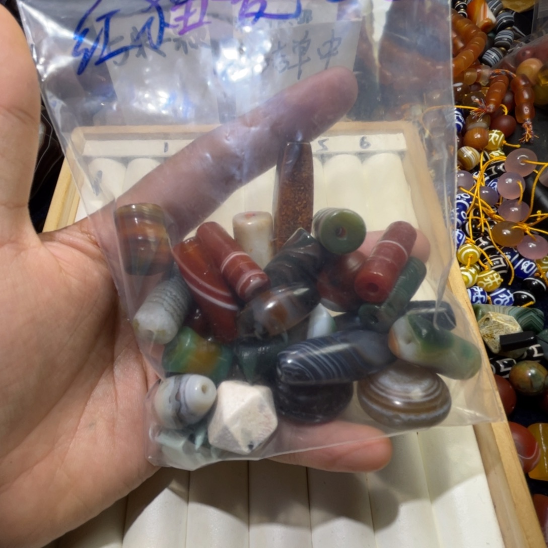 红***鱼玛瑙/玉髓未镶嵌珠宝半成品