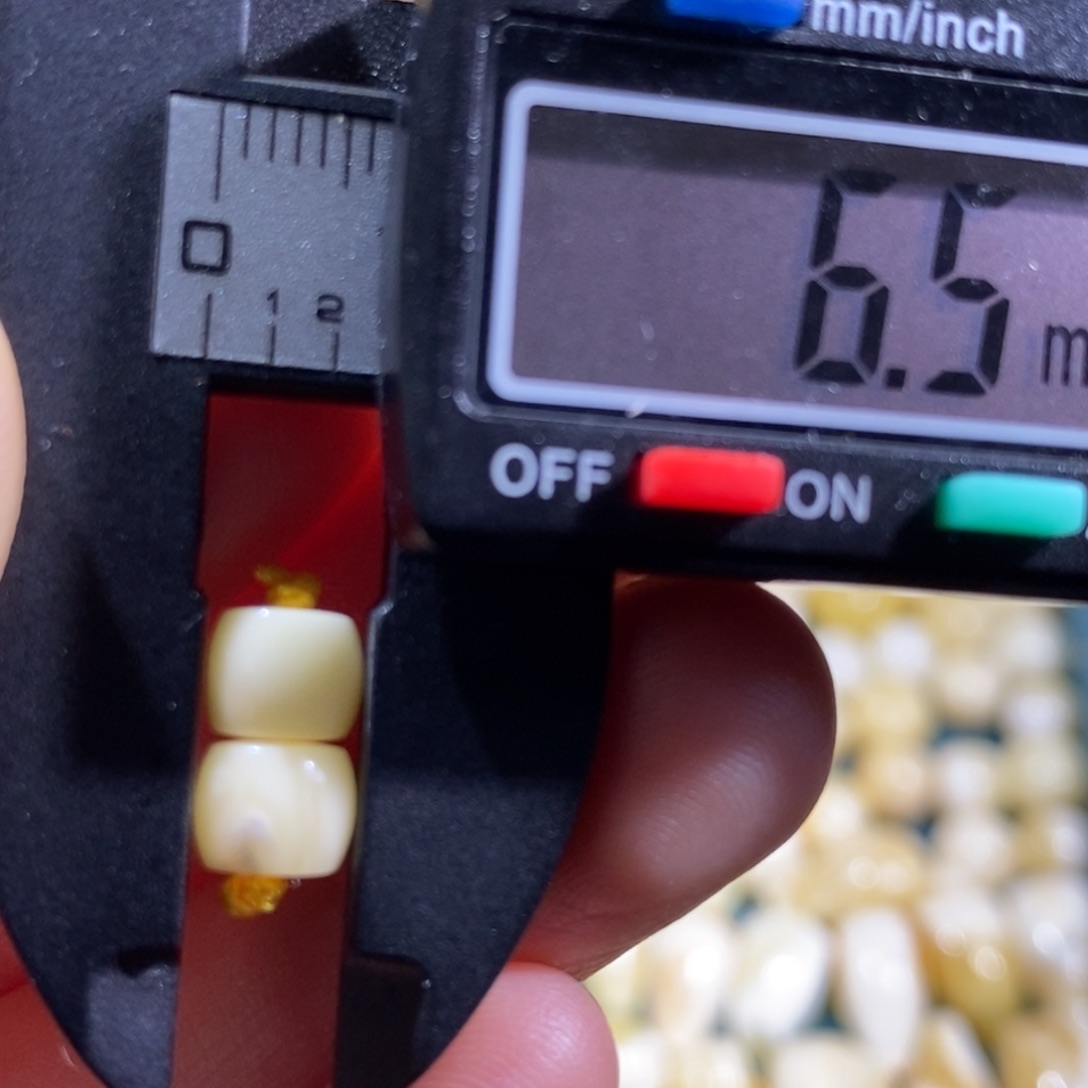 未镶嵌蜜蜡裸石配饰