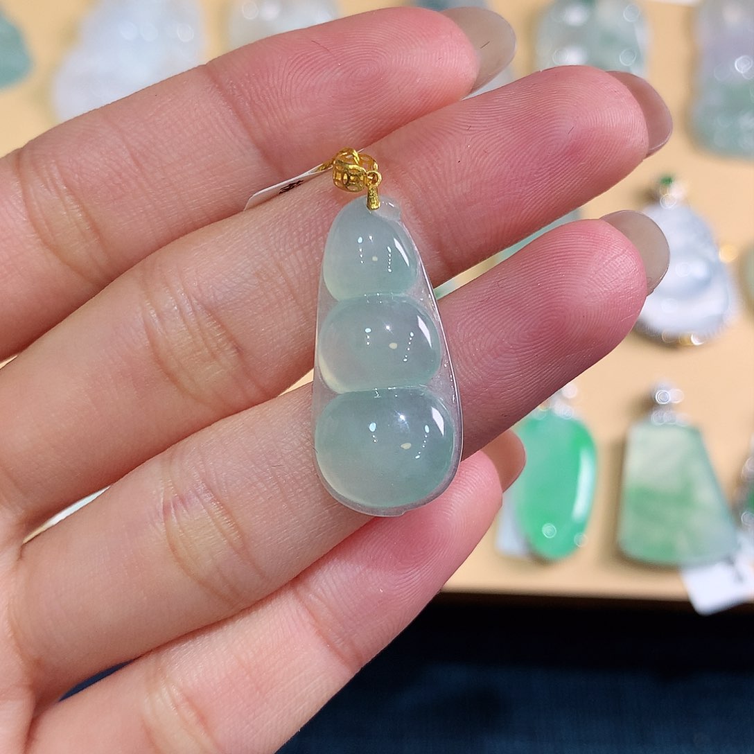 翡翠吊坠(不含链)18K金镶嵌