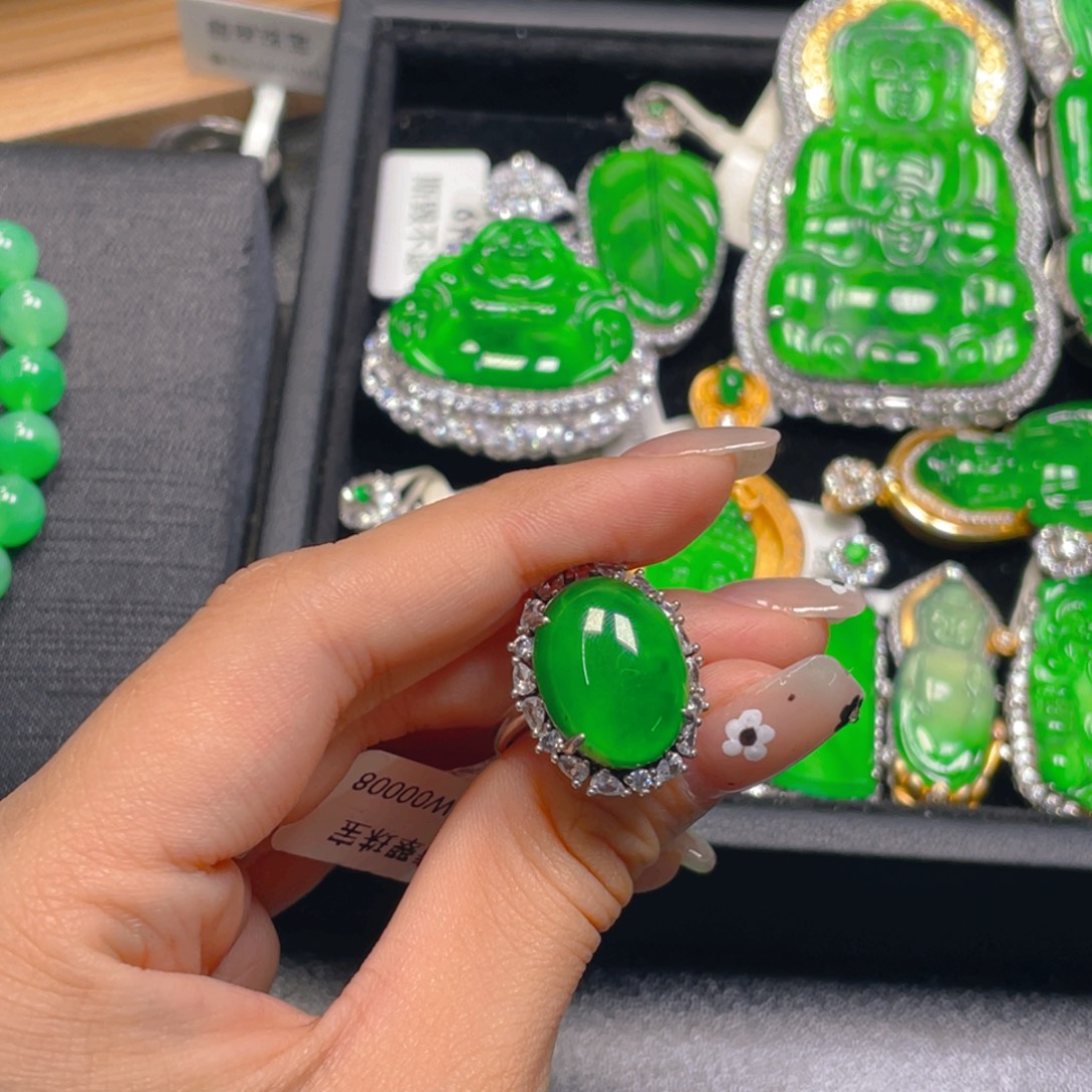 哒***懒翡翠未镶嵌吊坠(不含链)