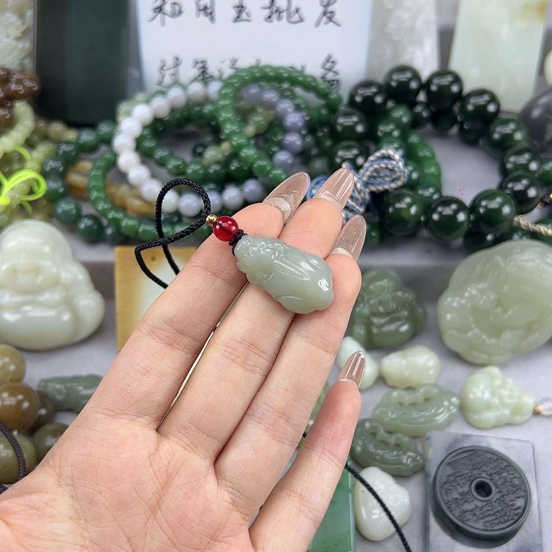 和田玉未镶嵌颈饰