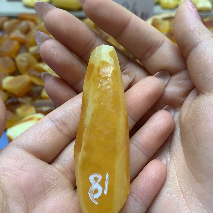 未镶嵌定制琥珀富****材蜜蜡工坊原石定制
