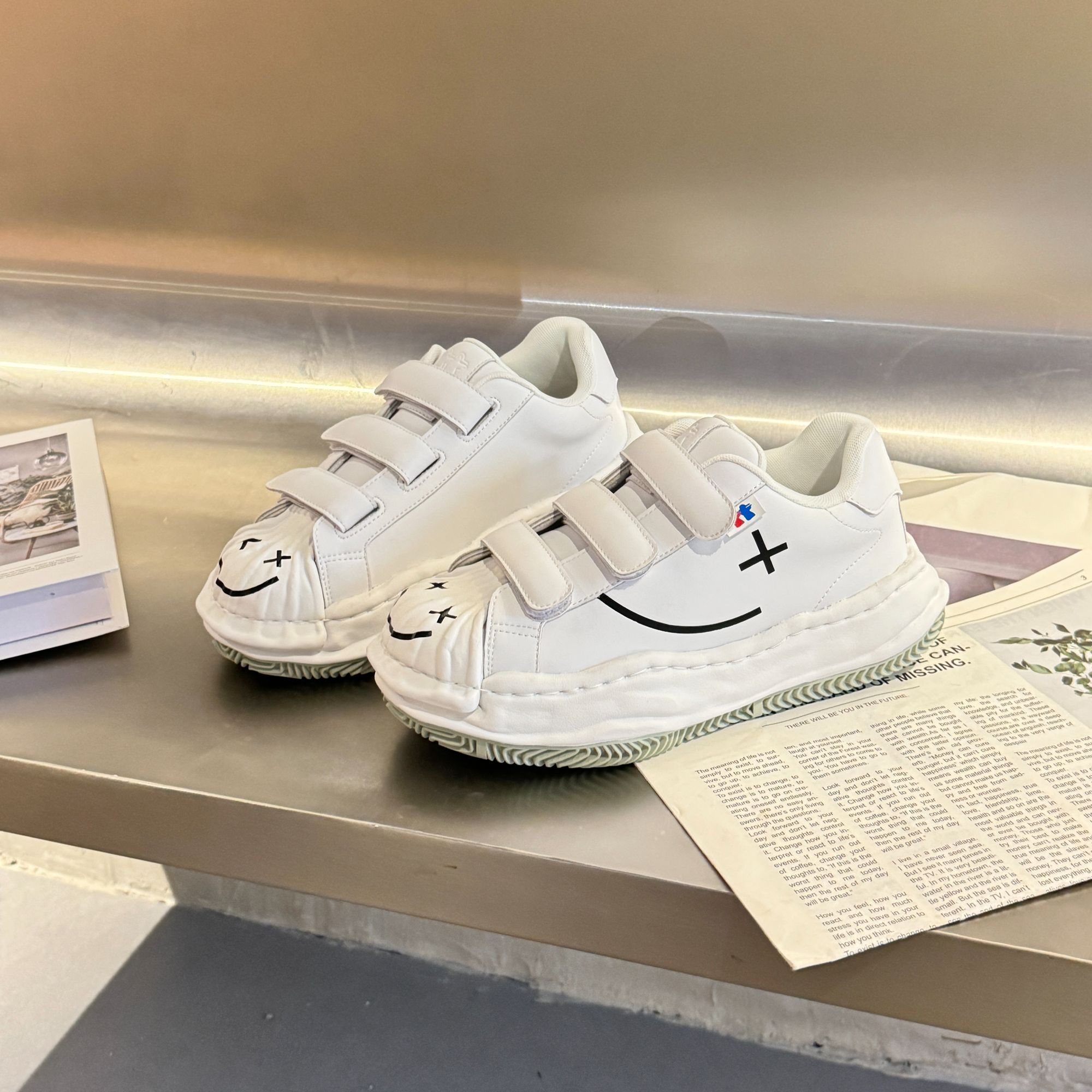 ONESHOE笑脸2025秋冬新款魔术贴经典厚底增高情侣休闲小白鞋UP082