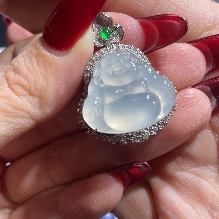 翡翠18K金镶嵌颈饰