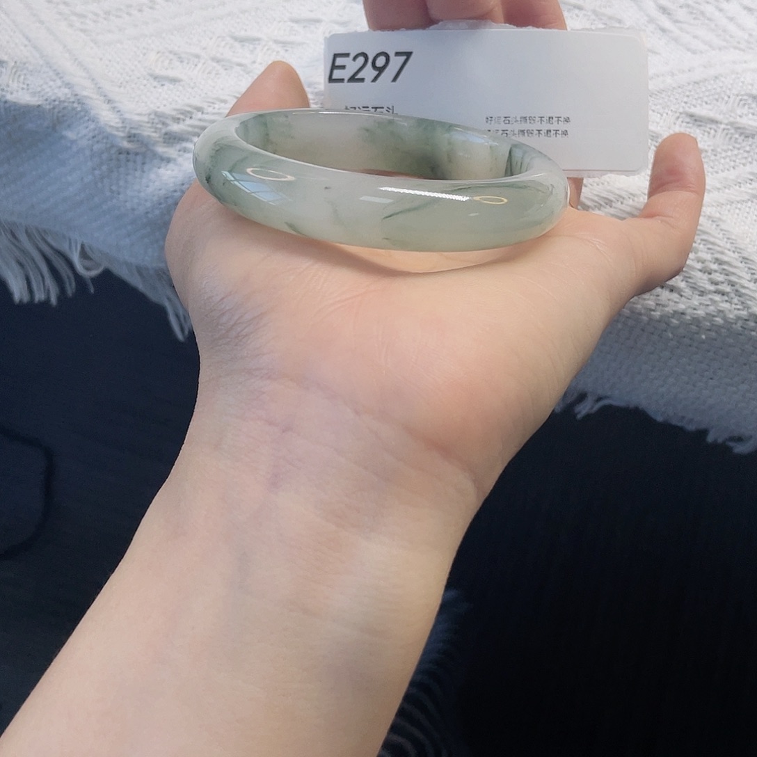 石英质玉未镶嵌手镯297