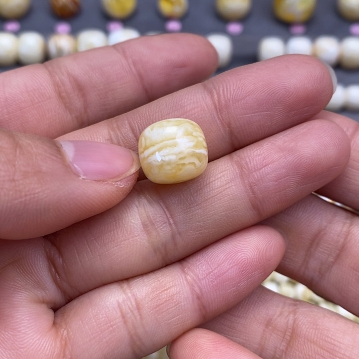 蜜蜡裸石未镶嵌尛**磊老型