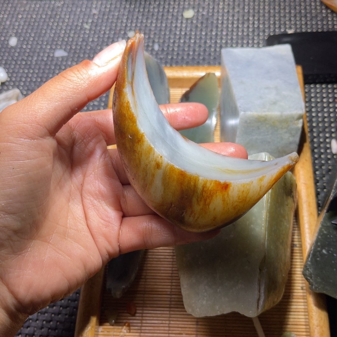 未镶嵌和田玉车挂绍*