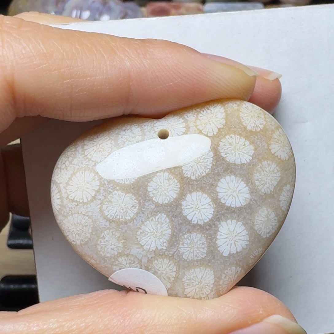 硅化玉黄白花未镶嵌