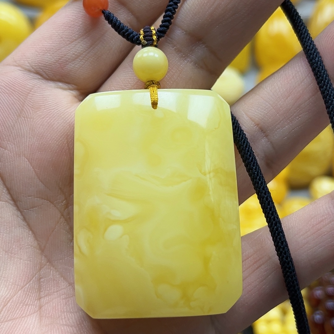 蜜蜡未镶嵌珠宝奇石