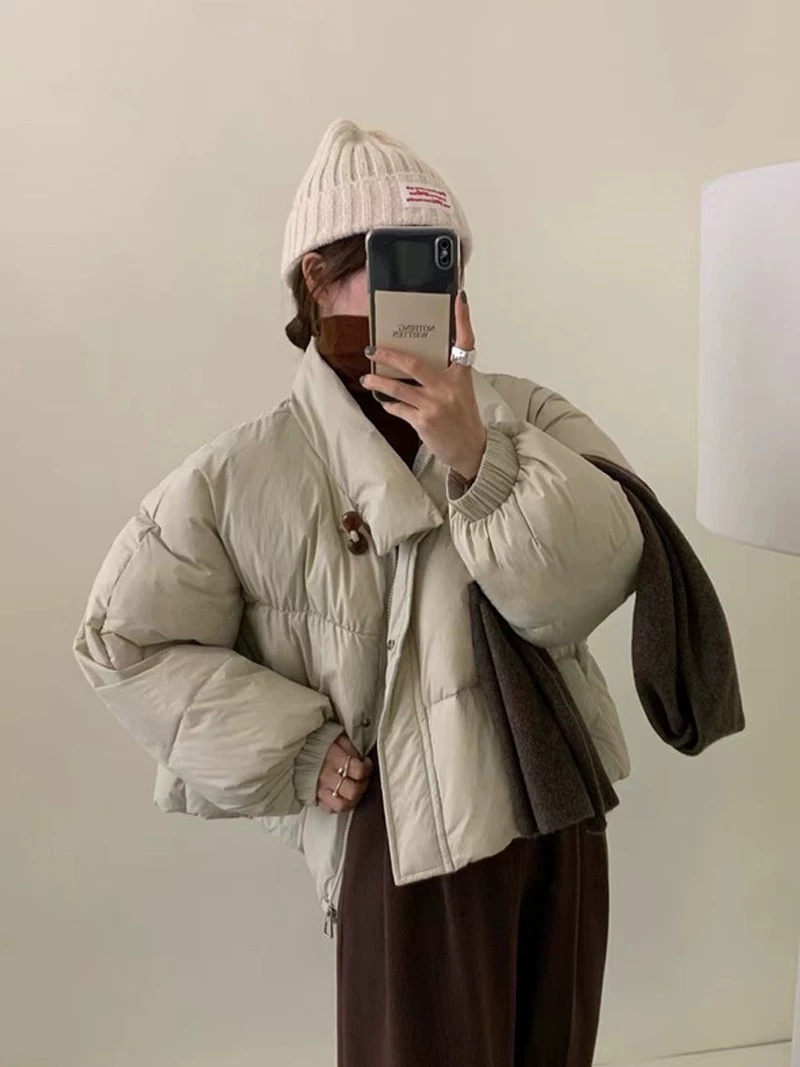 2025新款牛角扣立领短款白鸭绒羽绒服女小个子冬季外套加厚面包服