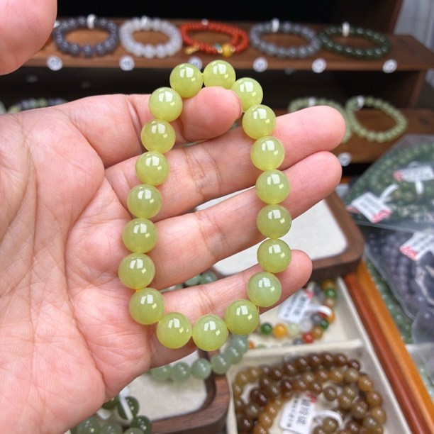 天然和田玉新疆黄口料10圆珠精美手串适合送女友闺蜜